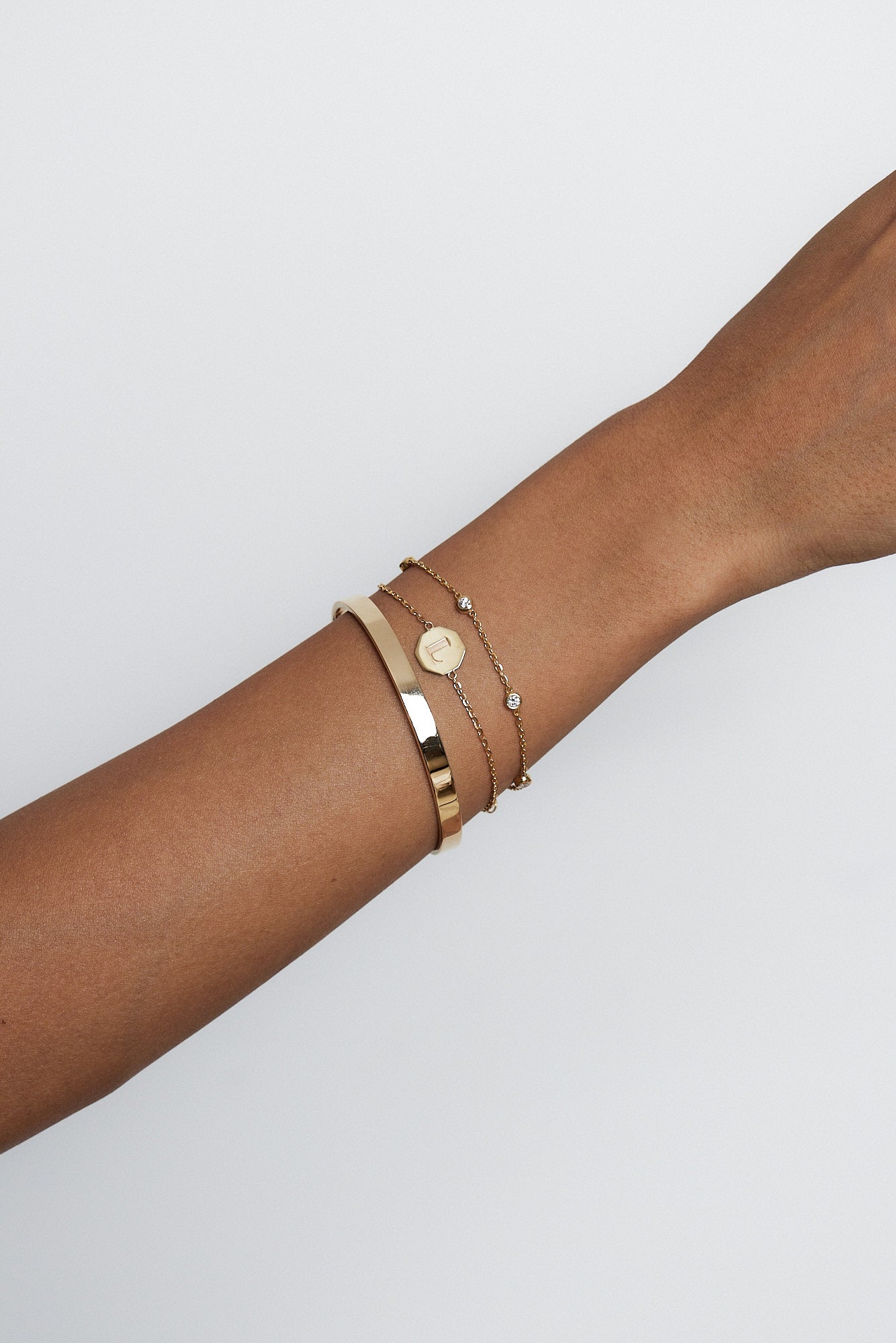 Letter Bracelet | 9K Yellow Gold