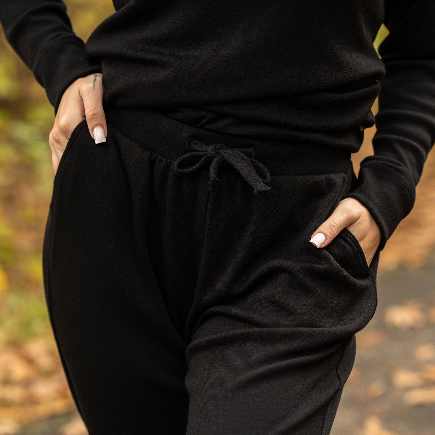 Women's 250 Zip Neck Top & Sweatpants 2-Piece Black
