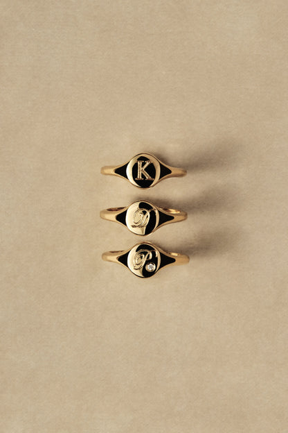 Mini Oval Signet Ring | White Gold
