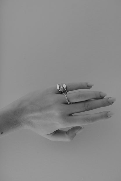 Mini Pear Signet Ring | Silver