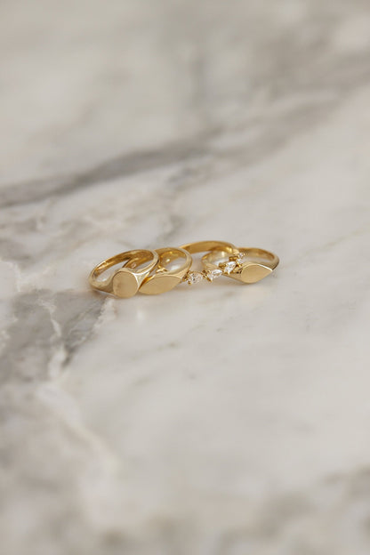 Mini Pear Signet Ring | Yellow Gold