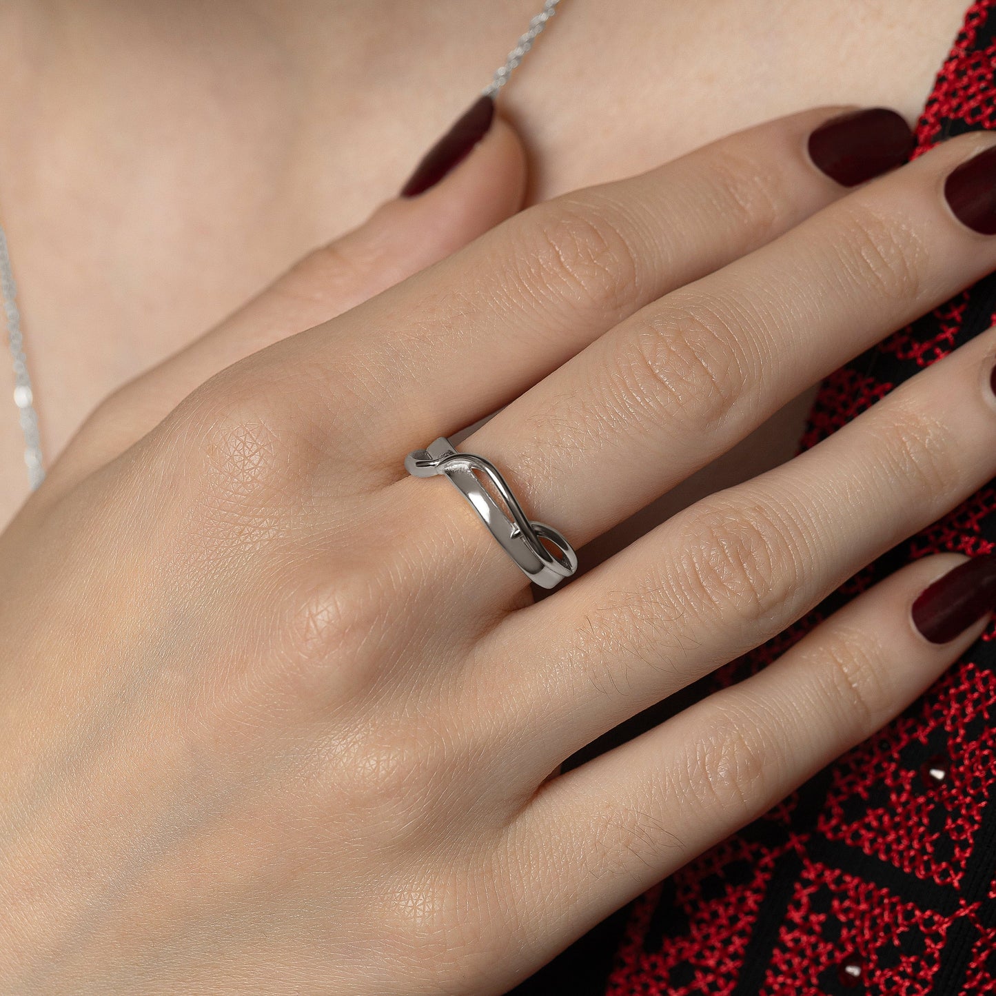 Love | حب Intertwined Ring