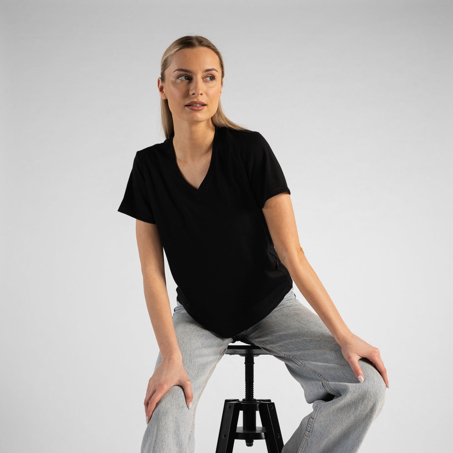 Women's Merino Regular Fit V-Neck Tee