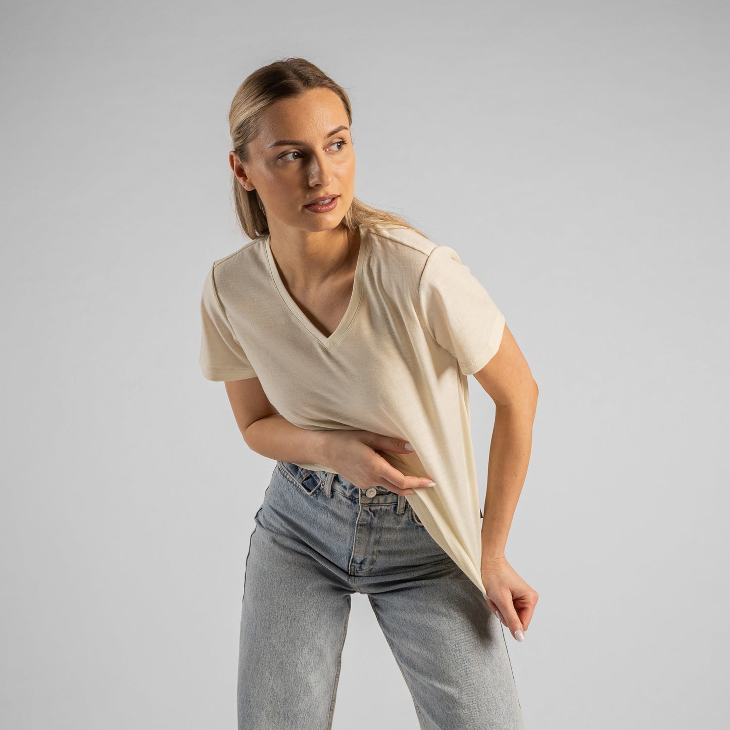 Women's Merino Regular Fit V-Neck Tee