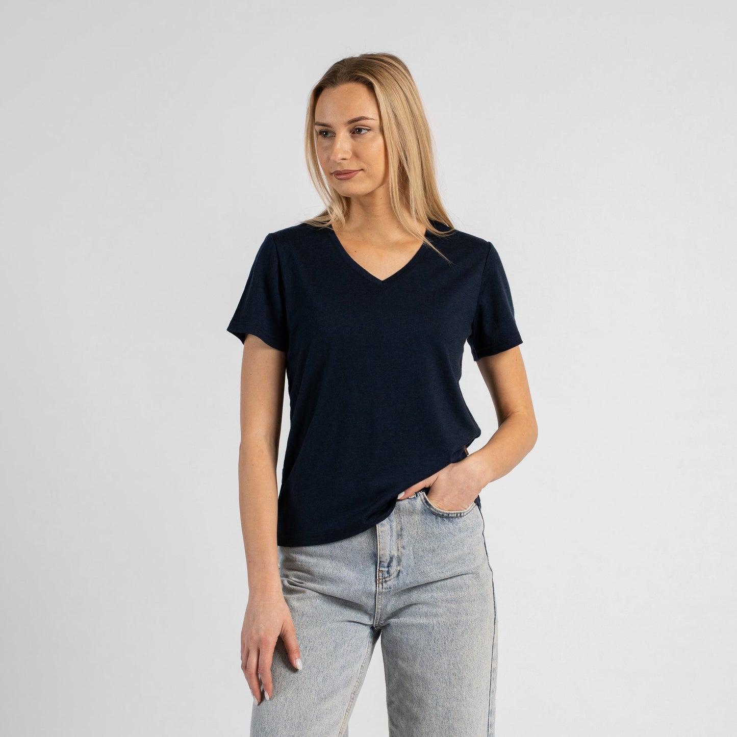 Women's Merino Regular Fit V-Neck Tee