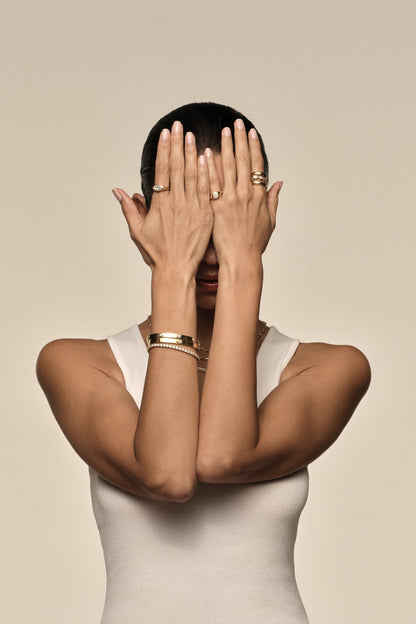 Pear Diamond Bezel Band | 18K Yellow Gold