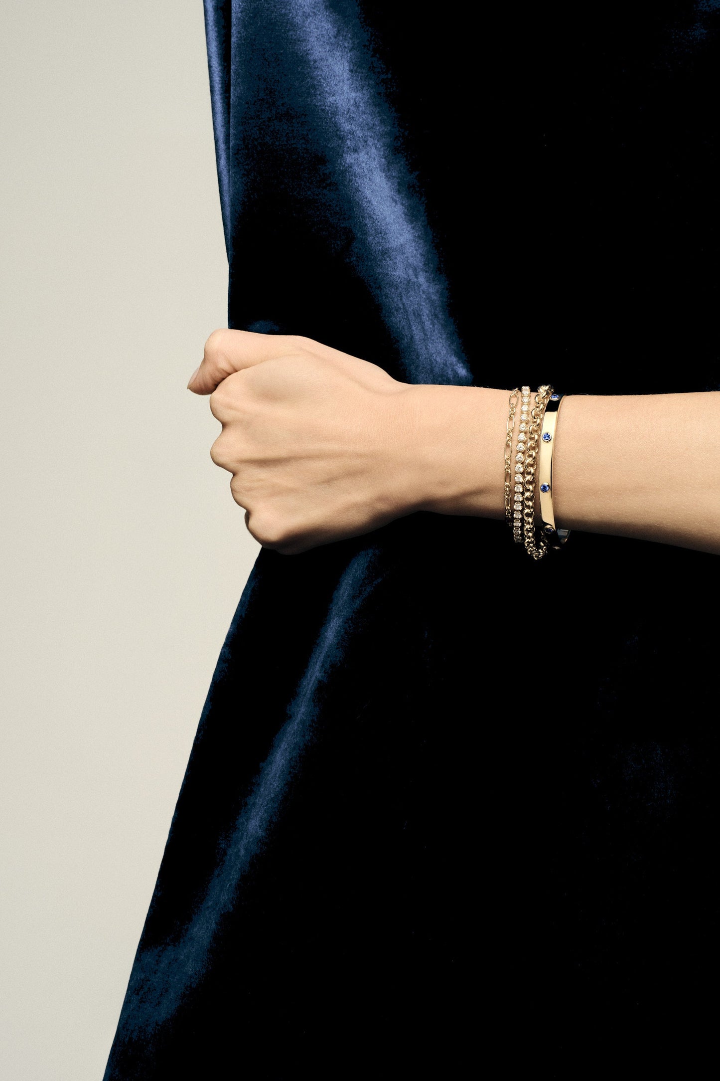 Sapphire Tallows Bangle | White Gold