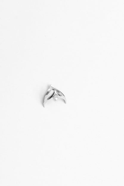 En Pointe Pearl Ring | Silver